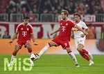 17.10.2026, Fussball Bundesliga 2026/2027, 6.Spieltag, FC Bayern München - RB Leipzig, in der Allianz-Arena München,   v.l. Aleksandar Pavlovic (Bayern München) , Harry Kane (FC Bayern München) und Neil El Aynaoui (RB Leipzig) 


