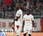 17.10.2026, Fussball Bundesliga 2026/2027, 6.Spieltag, FC Bayern München - RB Leipzig, in der Allianz-Arena München,   Ezechiel Banzuzi (RB Leipzig) ist unzufrieden.


