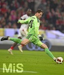 17.10.2026, Fussball Bundesliga 2026/2027, 6.Spieltag, FC Bayern München - RB Leipzig, in der Allianz-Arena München,   Torwart Jonas Urbig (FC Bayern München) Schusshaltung.

