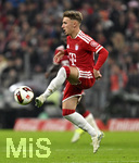 17.10.2026, Fussball Bundesliga 2026/2027, 6.Spieltag, FC Bayern München - RB Leipzig, in der Allianz-Arena München,   Lennart Karl (FC Bayern München) am Ball.


