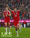 17.10.2026, Fussball Bundesliga 2026/2027, 6.Spieltag, FC Bayern München - RB Leipzig, in der Allianz-Arena München,   Torjubel v.l. Josip Stanisic (Bayern München) und Luis Diaz (FC Bayern München) nach dem 6:0


