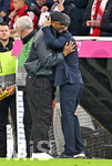 17.10.2026, Fussball Bundesliga 2026/2027, 6.Spieltag, FC Bayern München - RB Leipzig, in der Allianz-Arena München,   Trainer Vincent Kompany (FC Bayern München) und Trainer Martin Demichelis (RB Leipzig) 


