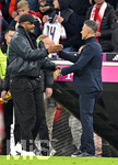 17.10.2026, Fussball Bundesliga 2026/2027, 6.Spieltag, FC Bayern München - RB Leipzig, in der Allianz-Arena München,   Trainer Vincent Kompany (FC Bayern München) und Trainer Martin Demichelis (RB Leipzig) 


