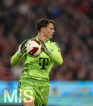 17.10.2026, Fussball Bundesliga 2026/2027, 6.Spieltag, FC Bayern München - RB Leipzig, in der Allianz-Arena München, Torwart Jonas Urbig (FC Bayern München) 