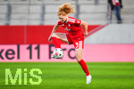 19.10.2026, München, Bayern, Deutschland. Google Pixel Frauen-Bundesliga: FC Bayern Frauen gegen VfB Stuttgart Frauen. Spielort: FC Bayern Campus-Stadion. Stine Ballisager (FC Bayern Frauen) am Ball, mit dem Ball, in einer Spielszene