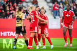 19.10.2026, München, Bayern, Deutschland. Google Pixel Frauen-Bundesliga: FC Bayern Frauen gegen VfB Stuttgart Frauen. Spielort: FC Bayern Campus-Stadion. Pernille Harder (FC Bayern Frauen) beim Jubel, jubelnd, feiernd mit Klara Bühl (FC Bayern Frauen) und Linda Dallmann (FC Bayern Frauen)