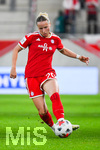 19.10.2026, München, Bayern, Deutschland. Google Pixel Frauen-Bundesliga: FC Bayern Frauen gegen VfB Stuttgart Frauen. Spielort: FC Bayern Campus-Stadion. Franziska Kett (FC Bayern Frauen) beim Pass, beim Zuspiel, bei der Ballabgabe