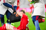 19.10.2026, München, Bayern, Deutschland. Google Pixel Frauen-Bundesliga: FC Bayern Frauen gegen VfB Stuttgart Frauen. Spielort: FC Bayern Campus-Stadion. Franziska Kett (FC Bayern Frauen) verletzt, mit Schmerzen, bei der Behandlung