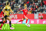 19.10.2026, München, Bayern, Deutschland. Google Pixel Frauen-Bundesliga: FC Bayern Frauen gegen VfB Stuttgart Frauen. Spielort: FC Bayern Campus-Stadion. Linda Dallmann (FC Bayern Frauen) am Ball, mit dem Ball, in einer Spielszene