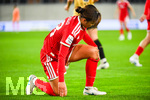 19.10.2026, München, Bayern, Deutschland. Google Pixel Frauen-Bundesliga: FC Bayern Frauen gegen VfB Stuttgart Frauen. Spielort: FC Bayern Campus-Stadion. Momoko Tanikawa (FC Bayern Frauen) verletzt, mit Schmerzen, bei der Behandlung