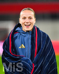19.10.2026, München, Bayern, Deutschland. Google Pixel Frauen-Bundesliga: FC Bayern Frauen gegen VfB Stuttgart Frauen. Spielort: FC Bayern Campus-Stadion. Franziska Kett (FC Bayern Frauen) fröhlich, gut gelaunt, lachend