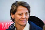 19.10.2026, München, Bayern, Deutschland. Google Pixel Frauen-Bundesliga: FC Bayern Frauen gegen VfB Stuttgart Frauen. Spielort: FC Bayern Campus-Stadion. Bianca Rech (Direktorin, FC Bayern Frauen) fröhlich, gut gelaunt, lachend