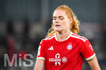 19.10.2026, München, Bayern, Deutschland. Google Pixel Frauen-Bundesliga: FC Bayern Frauen gegen VfB Stuttgart Frauen. Spielort: FC Bayern Campus-Stadion. Stine Ballisager (FC Bayern Frauen) nachdenklich, ernst, fokussiert