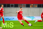 19.10.2026, München, Bayern, Deutschland. Google Pixel Frauen-Bundesliga: FC Bayern Frauen gegen VfB Stuttgart Frauen. Spielort: FC Bayern Campus-Stadion. Sarah Zadrazil (FC Bayern Frauen) beim Pass, beim Zuspiel, bei der Ballabgabe