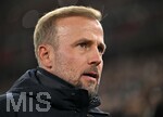 20.10.2026, Fussball UEFA Champions-League League 2026/2027, 3.Spieltag, VfB Stuttgart - Atletico Madrid, in der MHP-Arena Stuttgart, Trainer Sebastian Hoeneß (Stuttgart) nachdenklich.
  


