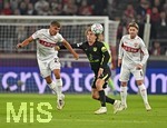 20.10.2026, Fussball UEFA Champions-League League 2026/2027, 3.Spieltag, VfB Stuttgart - Atletico Madrid, in der MHP-Arena Stuttgart, v.l. Grischa Prömel (Stuttgart), Pablo Barrios (Atletico Madrid) und Angelo Stiller (Stuttgart) 
  

