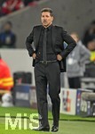 20.10.2026, Fussball UEFA Champions-League League 2026/2027, 3.Spieltag, VfB Stuttgart - Atletico Madrid, in der MHP-Arena Stuttgart, 
  Trainer Diego Simeone (Atletico Madrid) nachdenklich.

