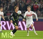 20.10.2026, Fussball UEFA Champions-League League 2026/2027, 3.Spieltag, VfB Stuttgart - Atletico Madrid, in der MHP-Arena Stuttgart, 
  v.l. Pablo Barrios (Atletico Madrid) gegen Angelo Stiller (Stuttgart) 

