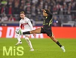 20.10.2026, Fussball UEFA Champions-League League 2026/2027, 3.Spieltag, VfB Stuttgart - Atletico Madrid, in der MHP-Arena Stuttgart, v.l. Maximilian Mittelstädt (Stuttgart) gegen Giuliano Simeone (Atletico Madrid) 
  

