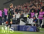 20.10.2026, Fussball UEFA Champions-League League 2026/2027, 3.Spieltag, VfB Stuttgart - Atletico Madrid, in der MHP-Arena Stuttgart, Morten Hjulmand (Atletico Madrid) verlässt nach der roten Karte das Spielfeld
  

