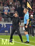 20.10.2026, Fussball UEFA Champions-League League 2026/2027, 3.Spieltag, VfB Stuttgart - Atletico Madrid, in der MHP-Arena Stuttgart, Trainer Diego Simeone (Atletico Madrid) regt sich auf.
  

