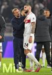 20.10.2026, Fussball UEFA Champions-League League 2026/2027, 3.Spieltag, VfB Stuttgart - Atletico Madrid, in der MHP-Arena Stuttgart, v.l. Trainer Sebastian Hoeneß (Stuttgart) tröstet Jeff Chabot (Stuttgart) 
  

