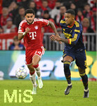 21.10.2026, Fussball UEFA Championsleague 2026/2027: 3.Spieltag,  FC Bayern München - FC Arsenal, in der Allianz-Arena München, Luis Diaz (FC Bayern München) setzt sich durch,
  

