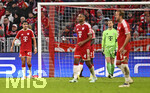 21.10.2026, Fussball UEFA Championsleague 2026/2027: 3.Spieltag,  FC Bayern München - FC Arsenal, in der Allianz-Arena München, Torwart Manuel Neuer (FC Bayern München) ist enttäuscht nach dem 2:2 v.l. Aleksandar Pavlovic (Bayern München) , Jonathan Tah (FC Bayern München), Harry Kane (FC Bayern München) und Torwart Manuel NeuJonathan Tah (FC Bayern München), Torwart Manuel Neuer (FC Bayern München) und Harry Kane (FC Bayern München) 


