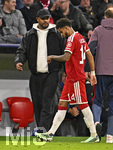 21.10.2026, Fussball UEFA Championsleague 2026/2027: 3.Spieltag,  FC Bayern München - FC Arsenal, in der Allianz-Arena München, Trainer Vincent Kompany (FC Bayern München) schaut besorgt zu Luis Diaz (FC Bayern München) 
  

