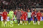 21.10.2026, Fussball UEFA Championsleague 2026/2027: 3.Spieltag,  FC Bayern München - FC Arsenal, in der Allianz-Arena München, Die Bayern Spieler lassen die Köpfe hängen. v.l. Konrad Laimer (FC Bayern München), Torwart Manuel Neuer (FC Bayern München), Torwart Jonas Urbig (FC Bayern München), Torwart Sven Ulreich (FC Bayern München), Jonathan Tah (FC Bayern München), Nathaniel Brown (FC Bayern München), Tim Binder (Bayern München), Hiroki Ito (FC Bayern München) und Lennart Karl (FC Bayern München) 
  

