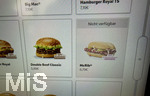 23.10.2026, Bestell-Display in einer McDonalds Filiale in Türkheim (Unterallgäu) an der Autobahn A96, Das Ende eines Klassikers ist gekommen: Die Fast-Food-Kette McDonald?s nimmt den Burger McRib zum Dienstag, 27. Oktober, aus den deutschen McDonald's-Sortiment. McDonald's hat das Ende des Burgers mit einem Newsletter angekündigt. Dabei gilt der McRib als Klassiker.

