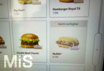 23.10.2026, Bestell-Display in einer McDonalds Filiale in Türkheim (Unterallgäu) an der Autobahn A96, Das Ende eines Klassikers ist gekommen: Die Fast-Food-Kette McDonald?s nimmt den Burger McRib zum Dienstag, 27. Oktober, aus den deutschen McDonald's-Sortiment. McDonald's hat das Ende des Burgers mit einem Newsletter angekündigt. Dabei gilt der McRib als Klassiker.

