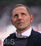 24.10.2026, Fussball Bundesliga 2026/2027, 7.Spieltag, FC Augsburg - 1.FC Union Berlin, in der WWK-Arena Augsburg, Trainer Mauro Lustrinelli (Union Berlin) nachdenklich.


