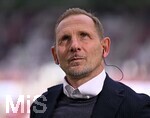 24.10.2026, Fussball Bundesliga 2026/2027, 7.Spieltag, FC Augsburg - 1.FC Union Berlin, in der WWK-Arena Augsburg, Trainer Mauro Lustrinelli (Union Berlin) nachdenklich.


