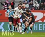 24.10.2026, Fussball Bundesliga 2026/2027, 7.Spieltag, FC Augsburg - 1.FC Union Berlin, in der WWK-Arena Augsburg, v.l. Jeffrey Gouweleeuw (FC Augsburg), Michael Aebischer (Union Berlin) und Tim Skarke (Union Berlin) 


