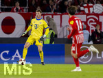 25.10.2026, Fussball Bundesliga 2026/2027, 7.Spieltag, SC Freiburg - FC Bayern München im Europa-Park-Stadion Freiburg im Breisgau. Torwart Jonas Urbig (FC Bayern München) am Ball 