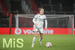 28.10.2026, Unterhaching, Bayern, Deutschland. UEFA Womens Champions League: FC Bayern Frauen gegen Real Madrid Frauen. Spielort: Sportpark Unterhaching. UWCL Ligaphase, 3. Spieltag, Saison 2026/27. Filippa Angeldahl (Real Madrid Frauen) am Ball, mit dem Ball, in einer Spielszene