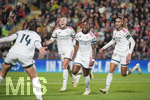 28.10.2026, Unterhaching, Bayern, Deutschland. UEFA Womens Champions League: FC Bayern Frauen gegen Real Madrid Frauen. Spielort: Sportpark Unterhaching. UWCL Ligaphase, 3. Spieltag, Saison 2026/27. Lineth Beerensteyn (Real Madrid Frauen) beim Jubel, jubelnd, feiernd mit Maria Mendez (Real Madrid Frauen)