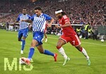 28.10.2026, Fussball DFB-Pokal 2026/2027, 2.Runde, FC Bayern München - 1.FC Magdeburg, in der Allianz-Arena München. v.l. Emmanuel Iyoha (1. FC Magdeburg) gegen Serge Gnabry (FC Bayern München) 


