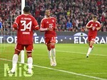 28.10.2026, Fussball DFB-Pokal 2026/2027, 2.Runde, FC Bayern München - 1.FC Magdeburg, in der Allianz-Arena München. Torjubel v.l. Ismael Saibari (FC Bayern München), Michael Olise (FC Bayern München) und Josip Stanisic (Bayern München) 


