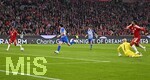 28.10.2026, Fussball DFB-Pokal 2026/2027, 2.Runde, FC Bayern München - 1.FC Magdeburg, in der Allianz-Arena München. Ismael Saibari (FC Bayern München) bereitet das 1:0 vor, passt zu Michael Olise (FC Bayern München) 


