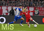 28.10.2026, Fussball DFB-Pokal 2026/2027, 2.Runde, FC Bayern München - 1.FC Magdeburg, in der Allianz-Arena München. Tobias Müller (1. FC Magdeburg) geegn Lennart Karl (FC Bayern München) 


