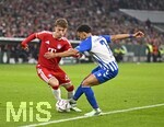 28.10.2026, Fussball DFB-Pokal 2026/2027, 2.Runde, FC Bayern München - 1.FC Magdeburg, in der Allianz-Arena München. v.l. Tim Binder (Bayern München)gegen Herbert Bockhorn (1. FC Magdeburg) 


