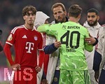 28.10.2026, Fussball DFB-Pokal 2026/2027, 2.Runde, FC Bayern München - 1.FC Magdeburg, in der Allianz-Arena München. v.l. David Michael Santos Daiber (Bayern München) und Harry Kane (FC Bayern München) und Torwart Jonas Urbig (FC Bayern München)  jubeln nach dem Spiel.


