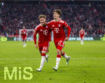 28.10.2026, Fussball DFB-Pokal 2026/2027, 2.Runde, FC Bayern München - 1.FC Magdeburg, in der Allianz-Arena München. Torjubel David Michael Santos Daiber (re, Bayern München) mit Tim Binder (Bayern München).