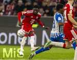 28.10.2026, Fussball DFB-Pokal 2026/2027, 2.Runde, FC Bayern München - 1.FC Magdeburg, in der Allianz-Arena München. Alphonso Davies (FC Bayern München) Schuss