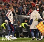 31.10.2026, Fussball Bundesliga 2026/2027, 8.Spieltag, FC Bayern München - Borussia Dortmund, in der Allianz-Arena München,   
Co-Trainer Aaron Danks (Bayern München) jubelt mit seinen Kollegen

