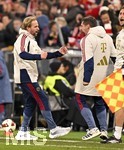 31.10.2026, Fussball Bundesliga 2026/2027, 8.Spieltag, FC Bayern München - Borussia Dortmund, in der Allianz-Arena München,   
Co-Trainer Aaron Danks (Bayern München) jubelt mit seinen Kollegen

