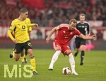 31.10.2026, Fussball Bundesliga 2026/2027, 8.Spieltag, FC Bayern München - Borussia Dortmund, in der Allianz-Arena München,   v.l. Joey Veerman (Borussia Dortmund) und Harry Kane (FC Bayern München) 



