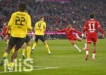 31.10.2026, Fussball Bundesliga 2026/2027, 8.Spieltag, FC Bayern München - Borussia Dortmund, in der Allianz-Arena München,   Michael Olise (FC Bayern München) zieht ab


